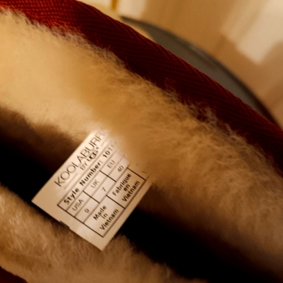 BEAUTIFUL, UNIQUE COLOR, UGG boots! - Picture 4 of 7